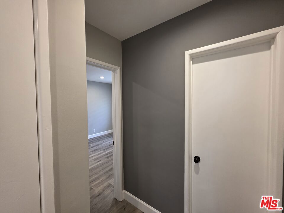 https://media.crmls.org/mediaz/1bf82f88-0364-414b-b1d4-3a5ec2aeaa11.jpg?preset=X-Large