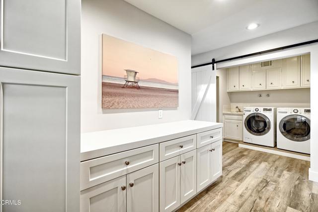 2965 Surfrider Avenue, Ventura CA: https://media.crmls.org/mediaz/1bf9492e-27c9-426d-93cf-efc777f492a0.jpg