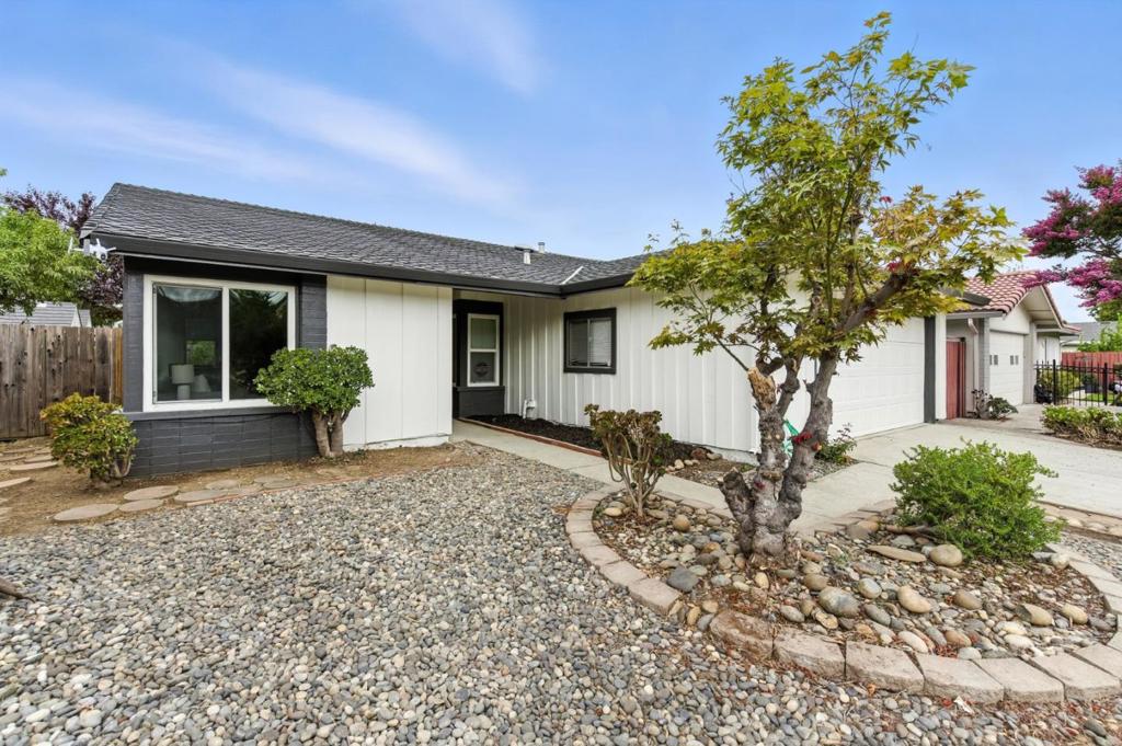 2436 Renfield Way