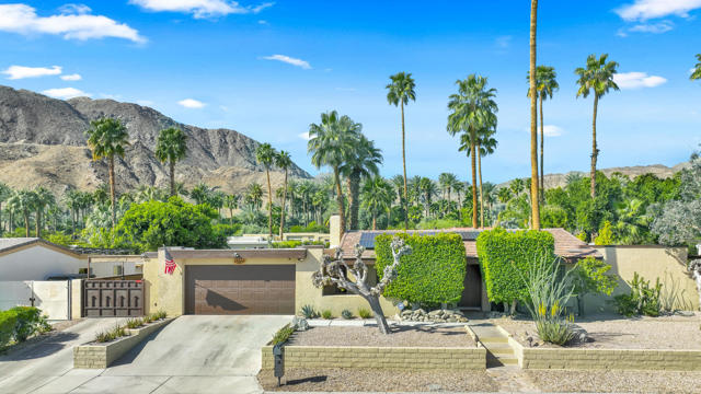 71521 Halgar Road, Rancho Mirage CA: https://media.crmls.org/mediaz/1bf97c78-a581-4157-a4c2-9b4058ef7604.jpg
