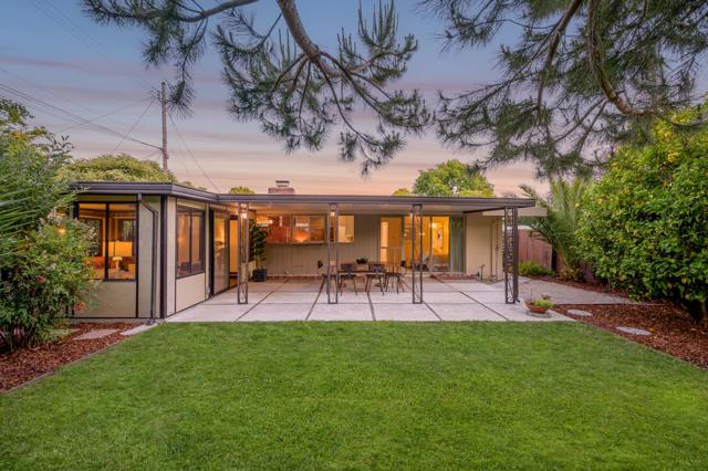 3129 Stelling Drive, Palo Alto CA: https://media.crmls.org/mediaz/1bf99585-5148-4af0-8d2a-4ddaf82df193.jpg
