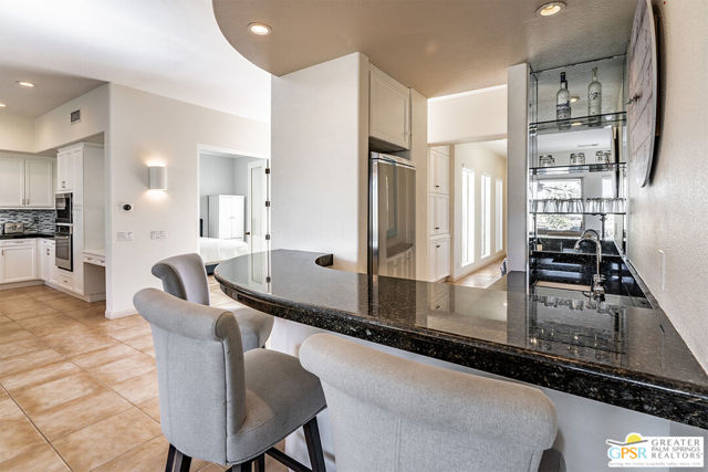 55586 Southern, La Quinta CA: https://media.crmls.org/mediaz/1bf9aa23-8e9f-42bb-a31d-f81404898bff.jpg