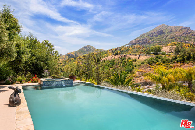 31823 Lobo Canyon Road, Agoura Hills CA: https://media.crmls.org/mediaz/1bf9ae72-a78a-4664-808e-964657cca1aa.jpg