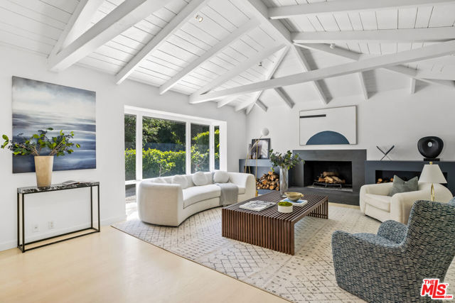 1847 North BEVERLY Drive photo 4