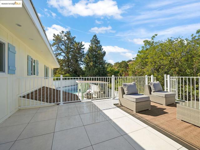 Image 25 of 48 For 8 Skander Ct