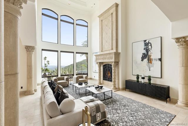 18233 Via Ambiente, Rancho Santa Fe CA: https://media.crmls.org/mediaz/1bfa5721-aa8c-4ef4-9391-515e51864aea.jpg