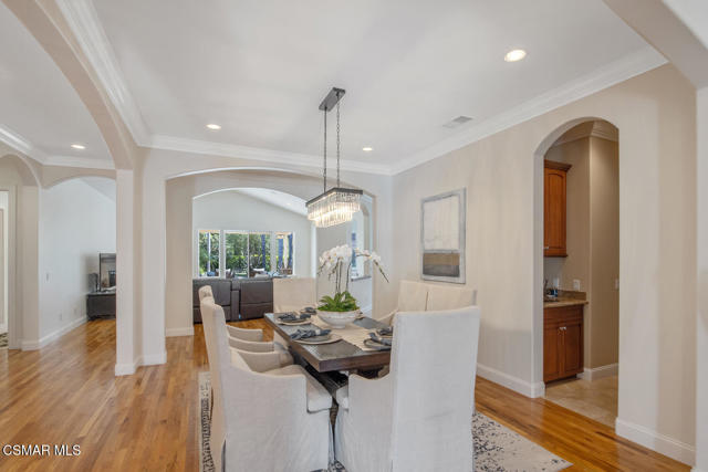 758 Camino Dos Rios, Thousand Oaks CA: https://media.crmls.org/mediaz/1bfaf8f5-50ad-4e21-926e-8de65392c70c.jpg