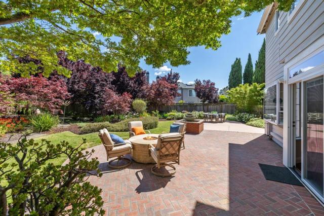 910 Governors Bay Drive, Redwood City CA: https://media.crmls.org/mediaz/1bfafc3b-e92e-473a-9674-f2e64e103216.jpg