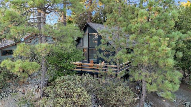 26785 Crestview Drive, Idyllwild CA: https://media.crmls.org/mediaz/1bfb4e82-cb9e-4b04-ac2b-e5c90e777c65.jpg