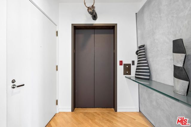10580 Wilshire Boulevard, Los Angeles CA: https://media.crmls.org/mediaz/1bfb7ac7-5773-4d8d-ba23-993d2b55d47d.jpg