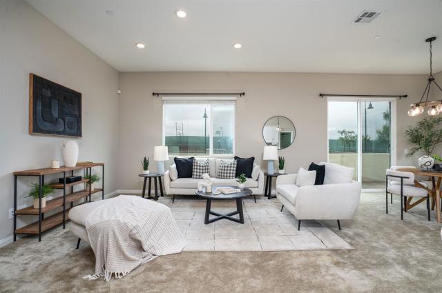 2078 Bluestone Cir, Chula Vista CA: https://media.crmls.org/mediaz/1bfbf1dd-6cf9-4432-88bb-f44bb409781f.jpg