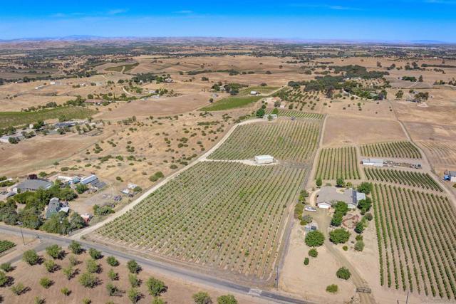 5720 Vista Serrano Way, Paso Robles CA: https://media.crmls.org/mediaz/1bfc0096-8112-4480-8429-39ecc738c083.jpg