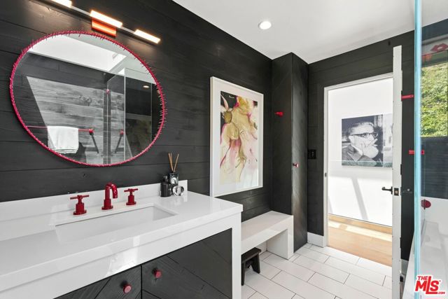 7712 Chandelle Place, Los Angeles CA: https://media.crmls.org/mediaz/1bfc0706-bf01-4e78-995a-2b28f7a28327.jpg