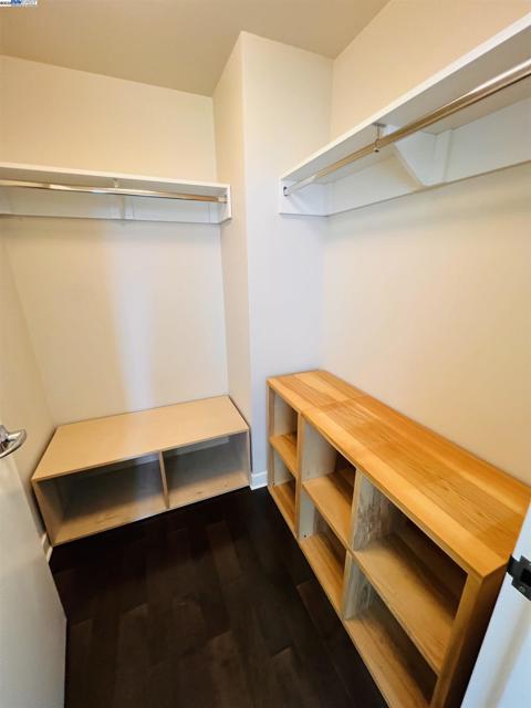 38 N Almaden Blvd, San Jose CA: https://media.crmls.org/mediaz/1bfc35ea-ed0d-4a52-9216-6ed26abbbfa8.jpg