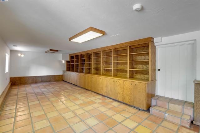 1069 Coombsville Rd, Napa CA: https://media.crmls.org/mediaz/1bfcc371-88c0-41d6-a1a9-c5937f1ade8c.jpg