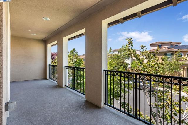 3340 Giovanni Way, Dublin CA: https://media.crmls.org/mediaz/1bfcdcb7-9140-433a-b1b2-3550c8cdd34a.jpg