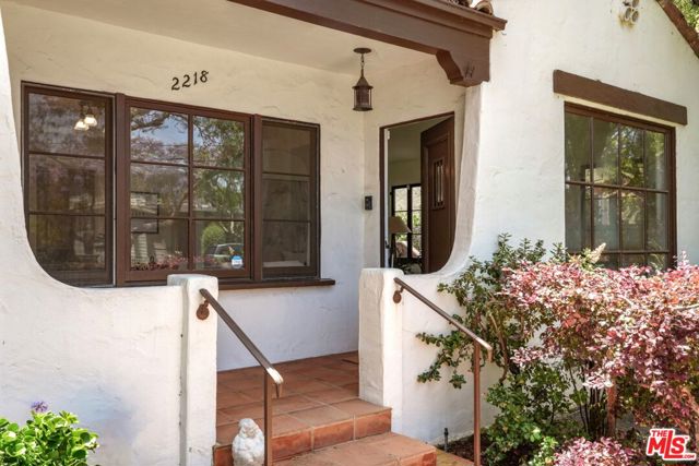 2218 Pearl Street, Santa Monica CA: https://media.crmls.org/mediaz/1bfd199f-8b3d-400b-b51b-44890adcd6ed.jpg