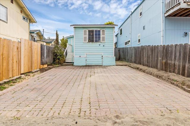 1195 Elm Avenue, Seaside CA: https://media.crmls.org/mediaz/1bfd75d8-3bb2-42a3-b3f8-7894f9825adc.jpg