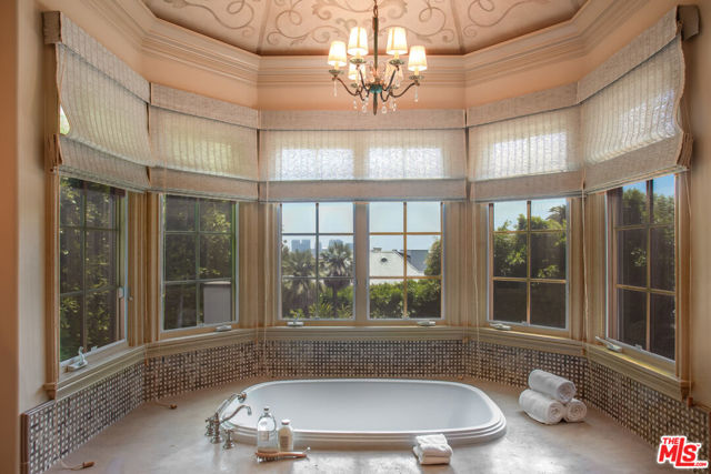 1154 Summit Drive, Beverly Hills CA: https://media.crmls.org/mediaz/1bfdfe3e-109e-4525-8766-b059deaa47ef.jpg
