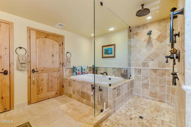 268 Sunset Drive, Oxnard CA: https://media.crmls.org/mediaz/1bfe98d2-5b0d-4ee2-8d1d-9afd8ad20720.jpg