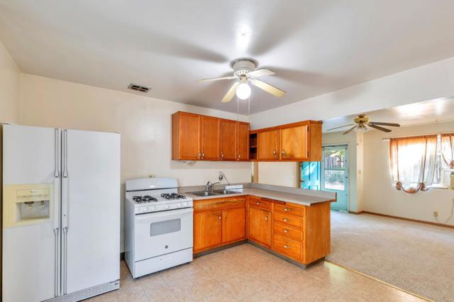 16710 Mcgraw Avenue, Morgan Hill CA: https://media.crmls.org/mediaz/1bfec51d-e38f-4aa2-8232-32ccc3458af2.jpg