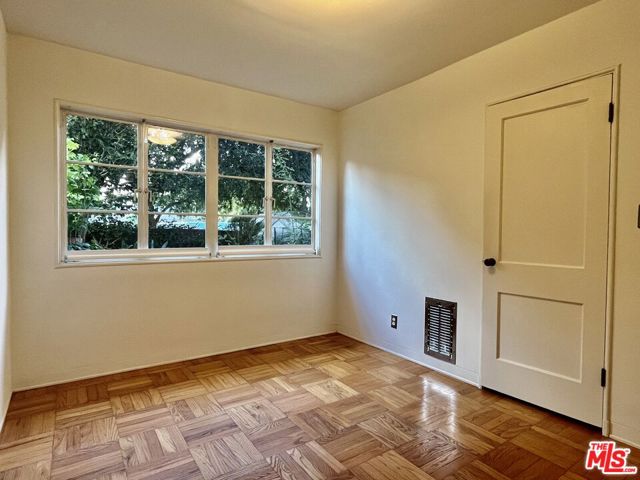 5205 Village, Los Angeles CA: https://media.crmls.org/mediaz/1bfec72e-0750-4e94-9477-9fc2528bc738.jpg