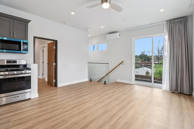 Detail Gallery Image 15 of 35 For 139 41 Almond St, Fallbrook,  CA 92028 - 7 Beds | 7/1 Baths