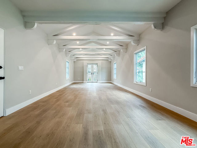 150 N Arnaz Drive, Beverly Hills CA: https://media.crmls.org/mediaz/1bff60b0-322a-4805-9d9d-9384233a6ece.jpg