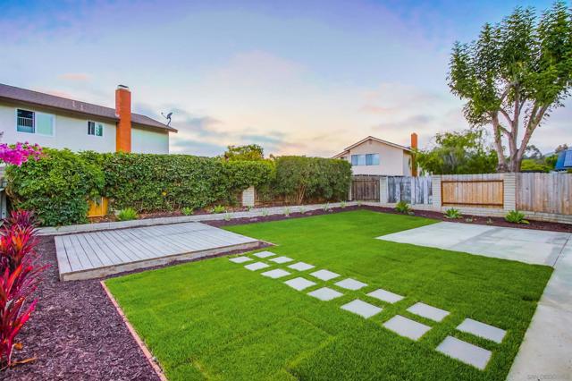 13856 Paseo Cardiel, San Diego CA: https://media.crmls.org/mediaz/1c00a4d8-620b-40e8-b356-8fce3a5cbdde.jpg