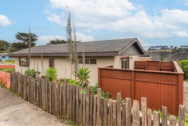 340 Main Street, Point Arena CA: https://media.crmls.org/mediaz/1c00d572-6aae-4731-a0c2-3b76f7a73fb0.jpg