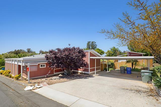 18218 Paradise Mountain Rd Spc 81, Valley Center CA: https://media.crmls.org/mediaz/1c00f8de-1bfd-4151-a2fd-3f57dbe2b336.jpg