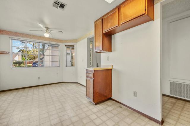 Detail Gallery Image 9 of 29 For 2469 Turnbridge, Escondido,  CA 92027 - 2 Beds | 2 Baths