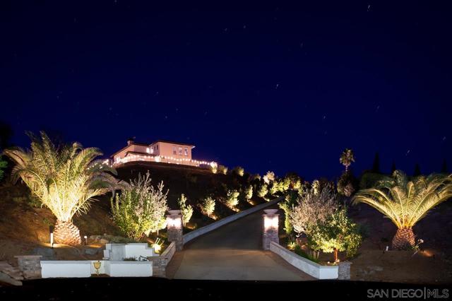 1210 Clos Duval, Bonsall CA: https://media.crmls.org/mediaz/1c012e7b-0d03-474b-b15c-4f67b22cfad5.jpg