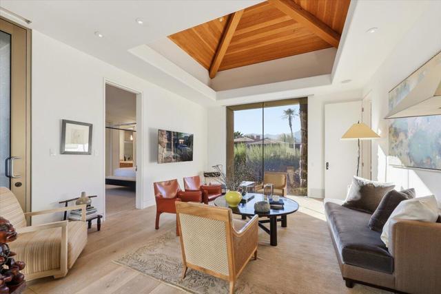 102 Waterford Circle, Rancho Mirage CA: https://media.crmls.org/mediaz/1c01618e-9d31-4a43-9687-36cec771e01c.jpg