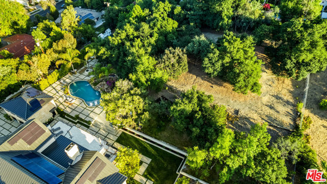 18762 Wells Drive, Tarzana CA: https://media.crmls.org/mediaz/1c023dc6-86f4-40a4-898b-eb6f88aa24f6.jpg