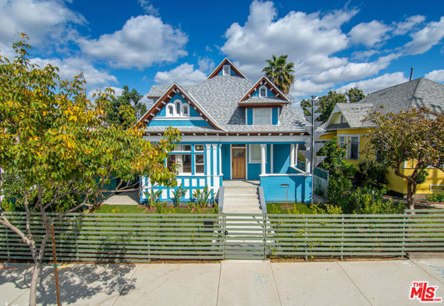2507 E 1st Street, Los Angeles CA: https://media.crmls.org/mediaz/1c026a5b-89df-4d28-b783-c9a336cef3e4.jpg