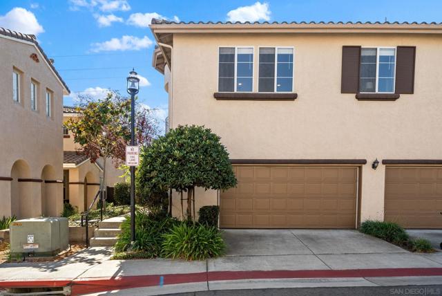 10860 Ivy Hill Dr, San Diego CA: https://media.crmls.org/mediaz/1c02b51a-e601-400e-9323-2701006a6ba6.jpg