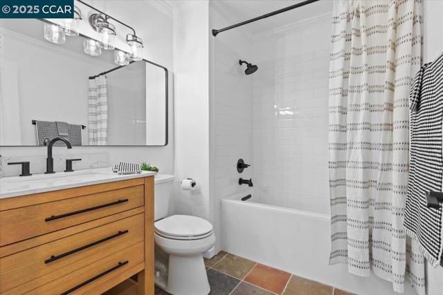 491 Camelback Rd, Pleasant Hill CA: https://media.crmls.org/mediaz/1c04c0c4-9962-4786-9890-cb069470a214.jpg