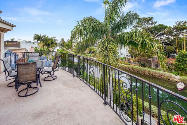 3000 Grand Canal, Venice, California 90291, ,Multi-Family,For Sale,Grand Canal,24415065