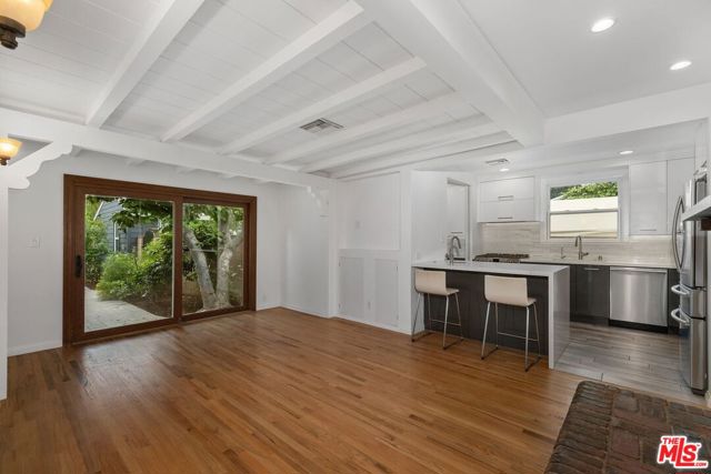 5346 Natick Avenue, Sherman Oaks CA: https://media.crmls.org/mediaz/1c06c6a4-6a34-4f69-a207-f56ea41441b1.jpg