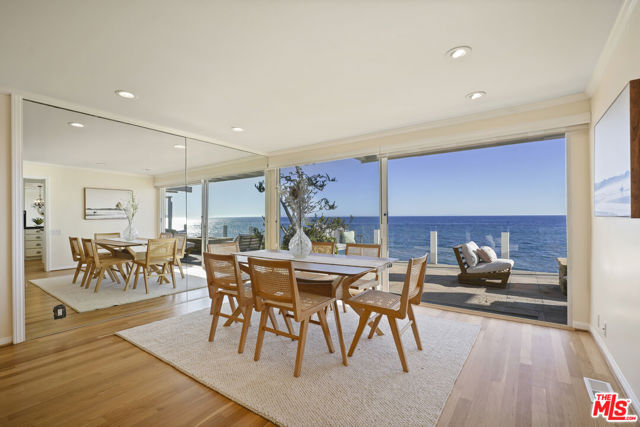 26908 Malibu Cove Colony Drive, Malibu CA: https://media.crmls.org/mediaz/1c077e4e-e234-47d5-936d-f498df3f8e08.jpg