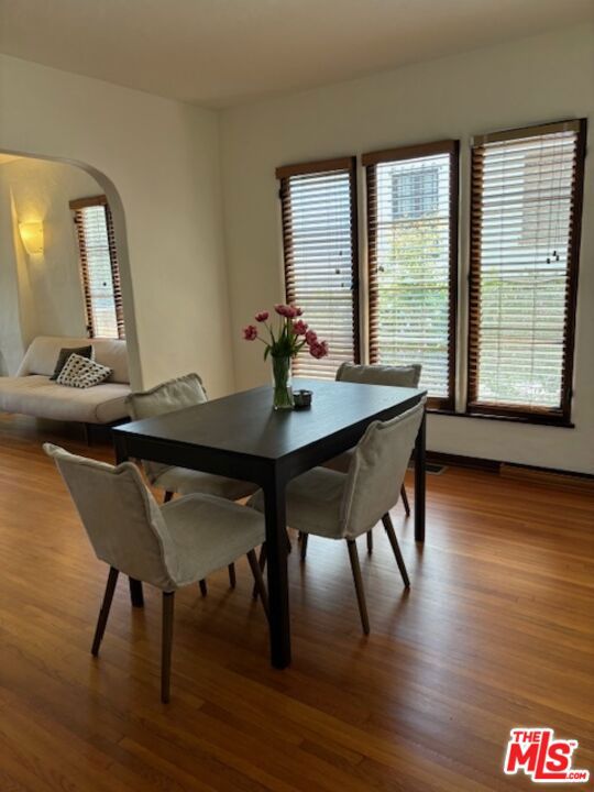 2439 West Silver Lake Drive, Los Angeles CA: https://media.crmls.org/mediaz/1c079666-e50f-423a-978d-c8c0ac5bb7c4.jpg