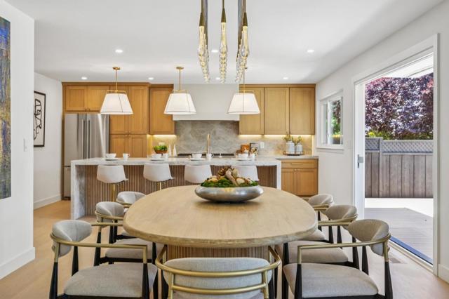 3706 Laurel Way, Redwood City CA: https://media.crmls.org/mediaz/1c08122c-3401-4574-a9af-b1846cc40bb6.jpg
