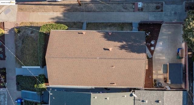 1641 E 20th Street, Oakland CA: https://media.crmls.org/mediaz/1c0838f2-2f20-4140-86f8-3abaa78e6b80.jpg