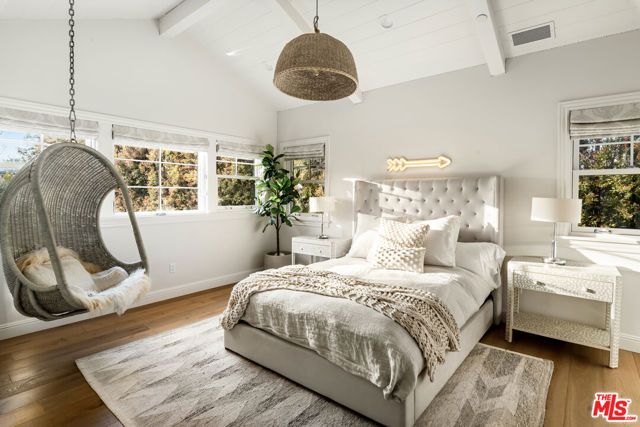 1057 Corsica Drive, Pacific Palisades CA: https://media.crmls.org/mediaz/1c085236-69e6-4a01-9d9f-e19dfae8ff43.jpg