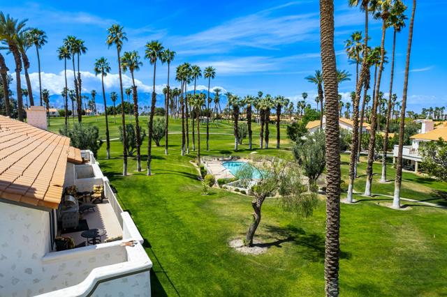 291 Vista Royale W Circle, Palm Desert CA: https://media.crmls.org/mediaz/1c087938-a6ac-4d08-8661-332e8163943b.jpg