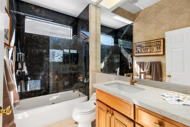 78210 Gray Hawk Drive, Palm Desert CA: https://media.crmls.org/mediaz/1c08e199-ee01-47e6-8859-455f892fdbed.jpg