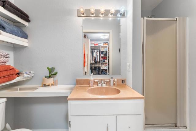4 Athlone Way, Menlo Park CA: https://media.crmls.org/mediaz/1c0907c6-de61-4349-9721-ac30d5fb491d.jpg