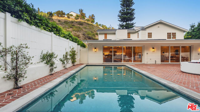 5 Bed Home for Sale in Los Angeles, California