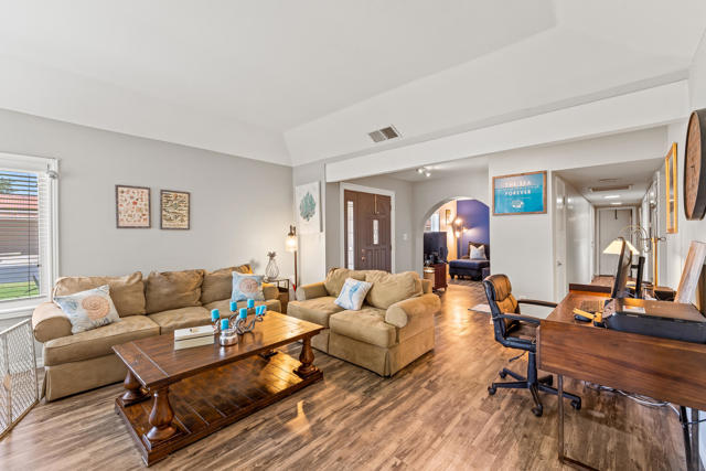 49327 Eisenhower Drive, Indio CA: https://media.crmls.org/mediaz/1c0afea1-eeac-40f8-818a-d3422688793b.jpg